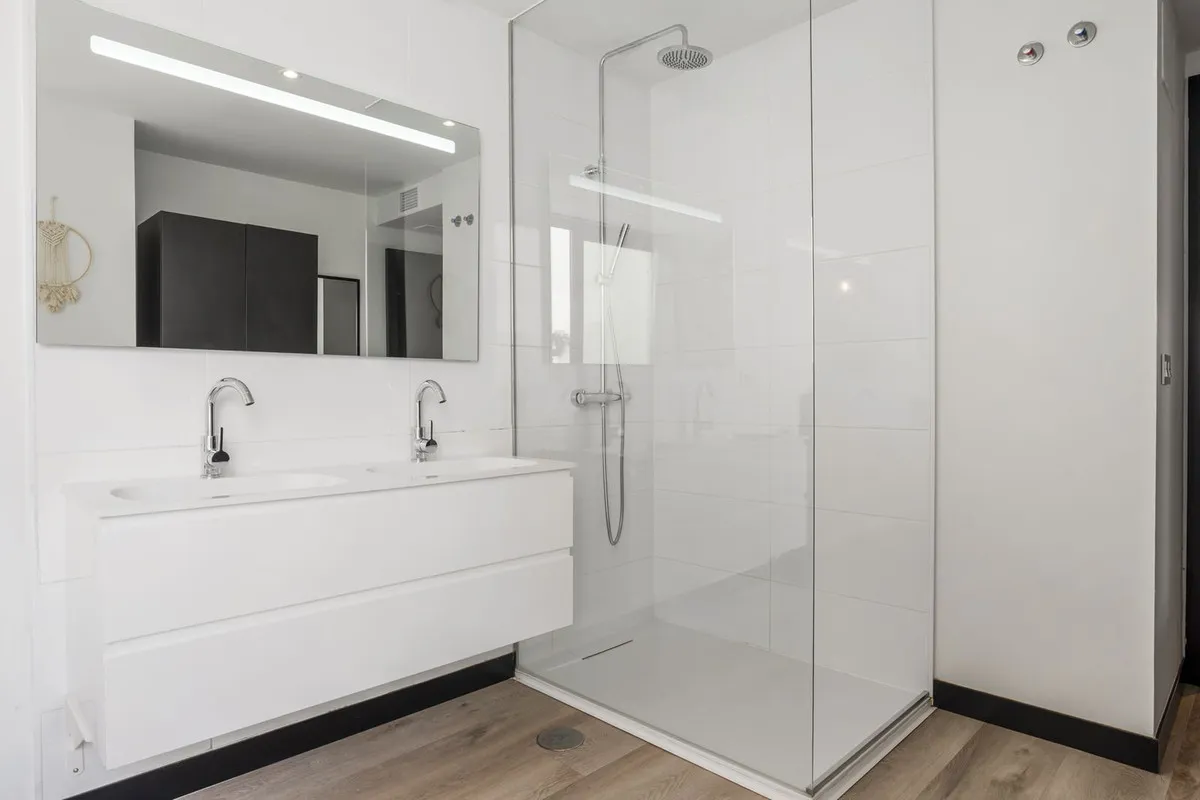 d8ad1e0b-b821-459d-bcf5-c43357339f72