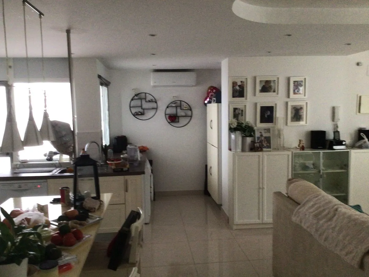 b1748f17-5c59-4368-97ff-a6ec50b06d32