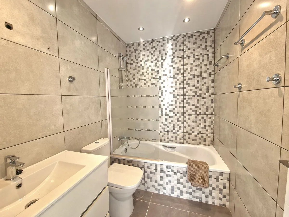 e154073a-377e-4d97-9356-7c2648fb8240