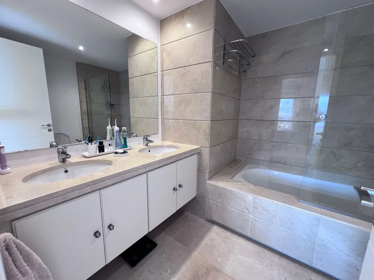 243f6456-889a-4c2b-a085-443d22f088b6