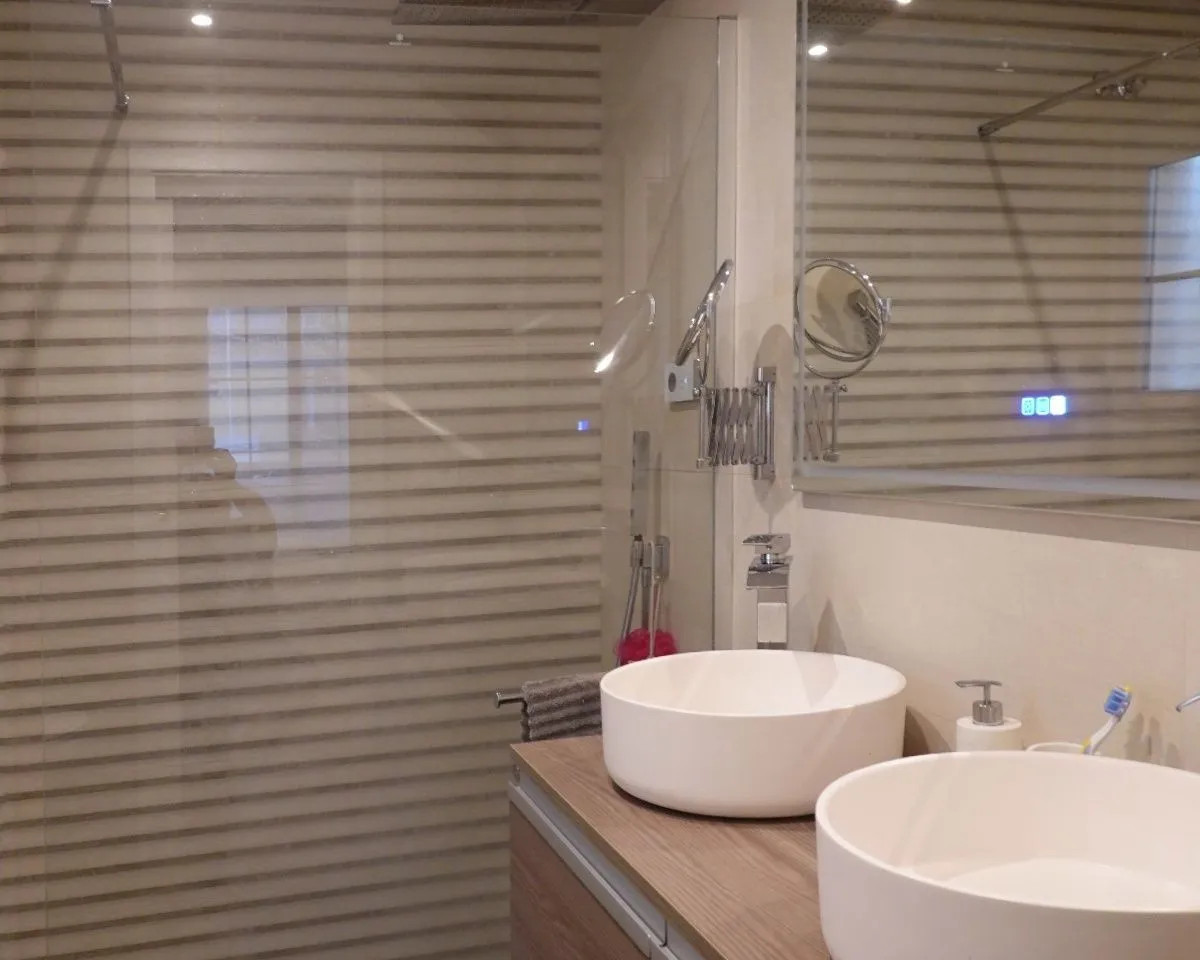 08b71993-3a9c-45b8-a1d1-267206152282