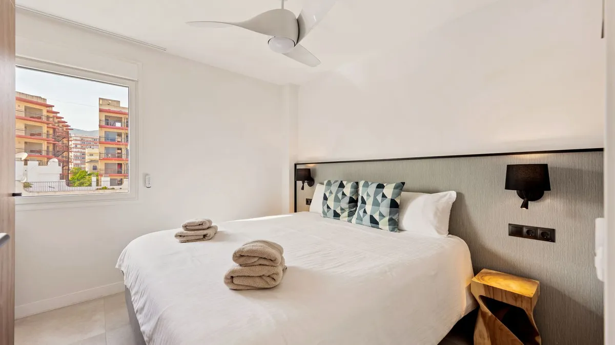 04e77501-8b47-4316-8b7e-6aefa1f0b90b