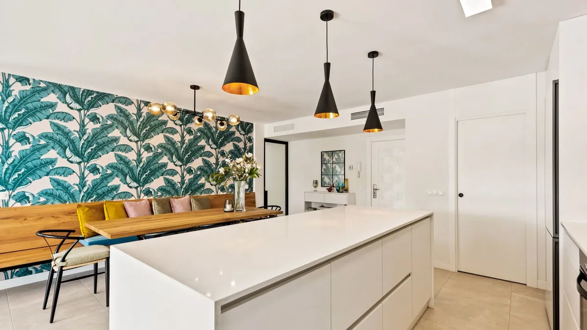 61d5dec6-25c2-4af1-9198-92577849f4cc