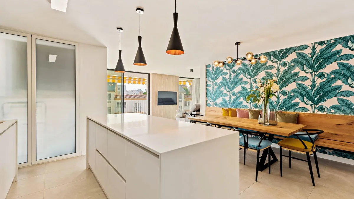 f1b69943-1996-4f0f-8647-3c85aabd4a3b