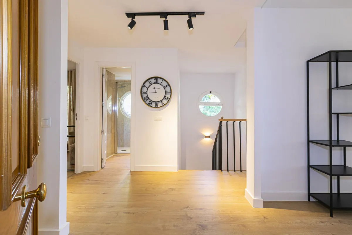 746fe0fd-a97b-48b4-951d-710d5a93001b