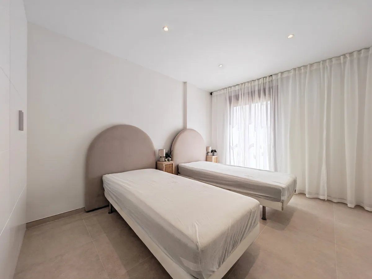 13f361e9-4498-49a6-b8cb-3cd7d3a20691