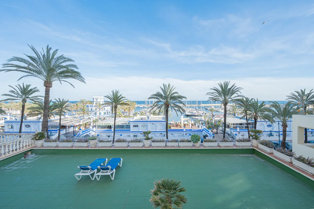 1c117df6-b64e-43b7-80fd-68b2d2df9fdc