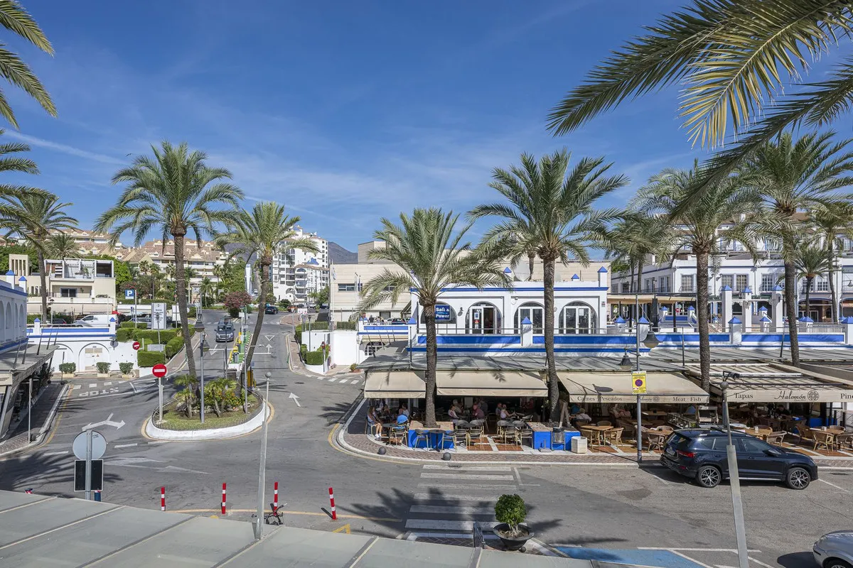 22f6e0ea-9e05-42a6-856a-a8e1821cc937