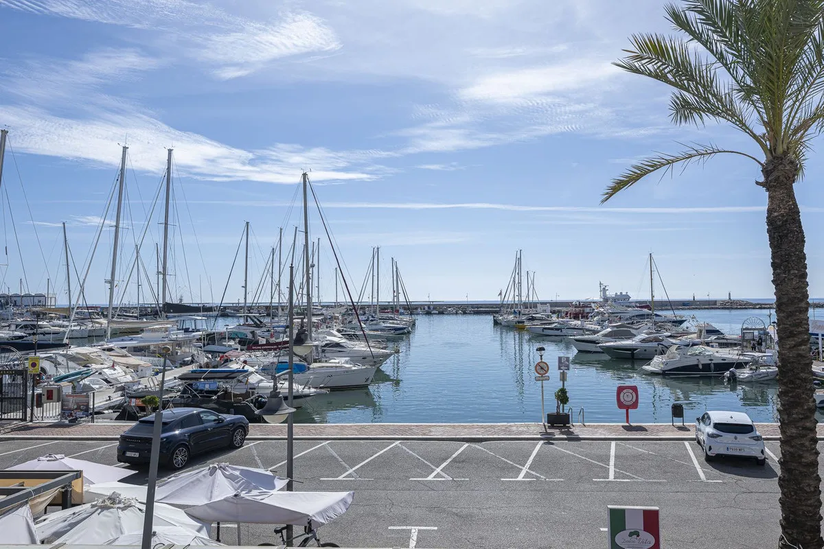 39a7ad6c-066f-4824-ba25-e08493ef3218