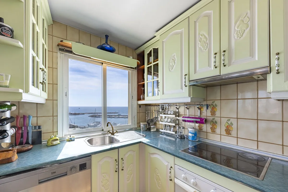 6b0b7934-cb24-4c15-9f69-c7b767d0bb51