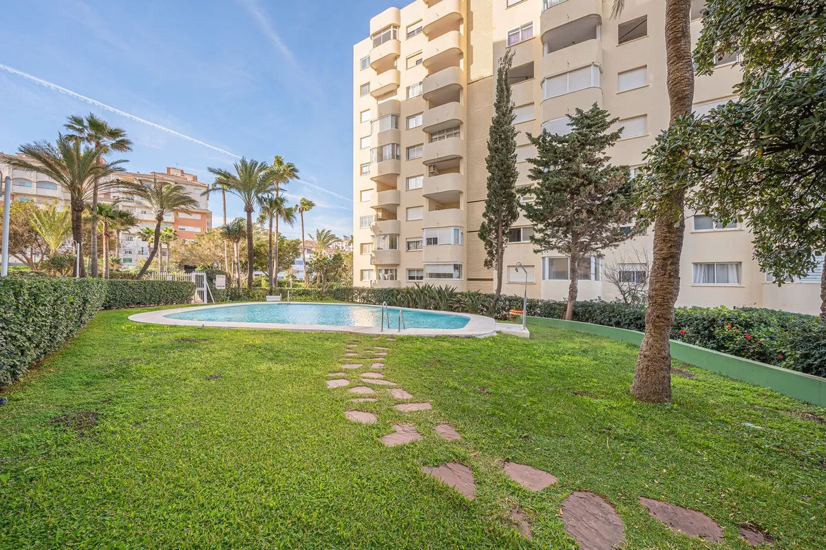 cf1323f2-5e6b-4182-abf3-a49421f4a944