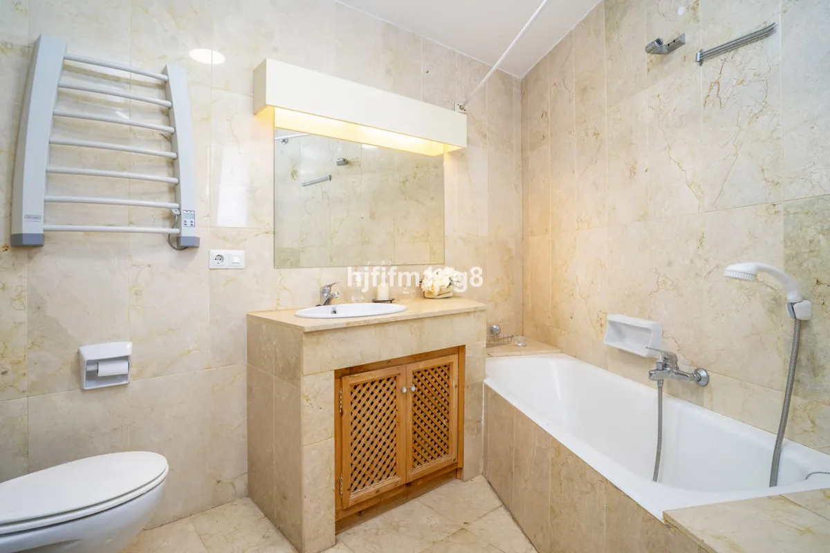 db90bfee-1b5b-4231-8e3b-fe3f0c7747f8