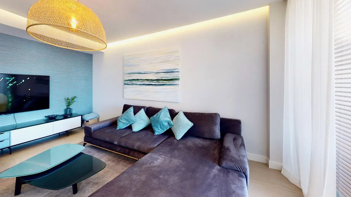 975a22b9-b3fa-4f67-96e5-59eadb968915