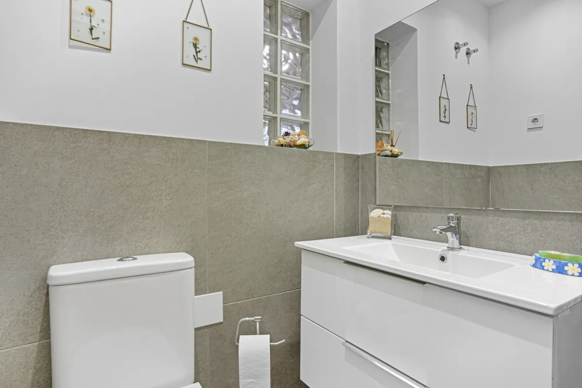 0c306830-53ea-41c8-bfcc-42631cabbbeb