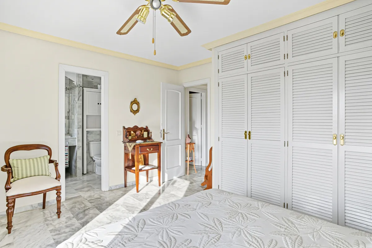 55d7b946-6796-44f8-8121-48f34e4a14e8