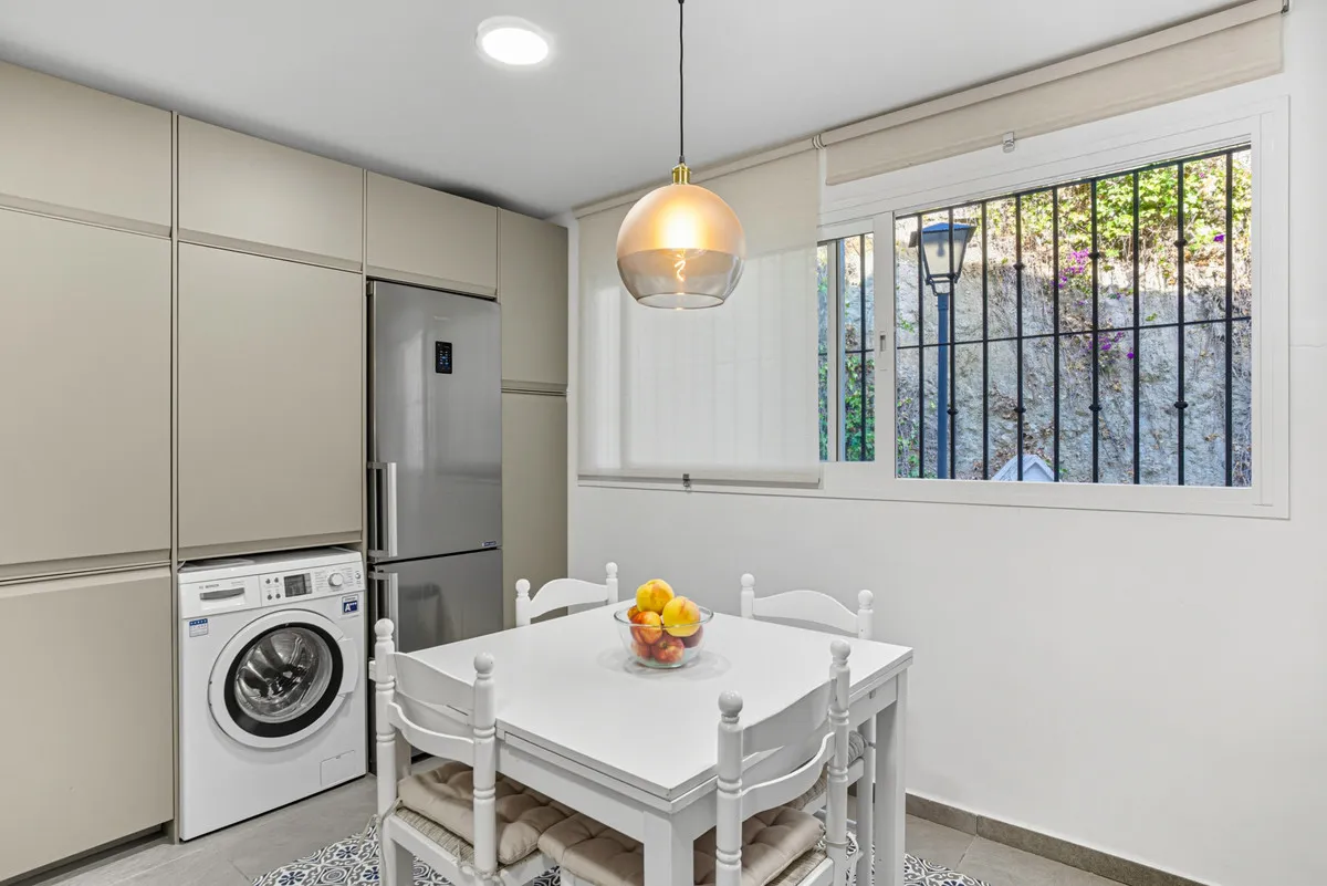 5c677cd1-8623-4977-a0a8-6e333975c9b9