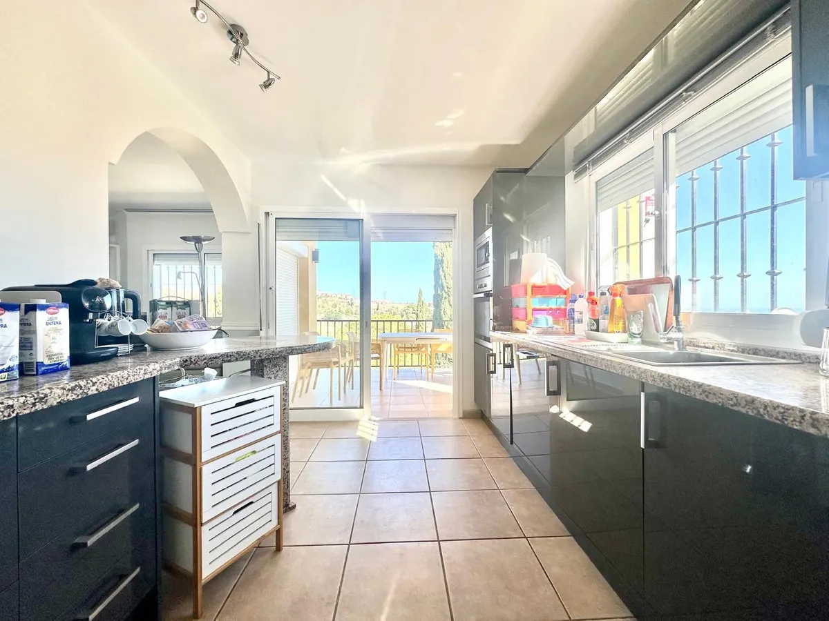 0c8da0c5-dd99-4990-a222-18984eaa4770