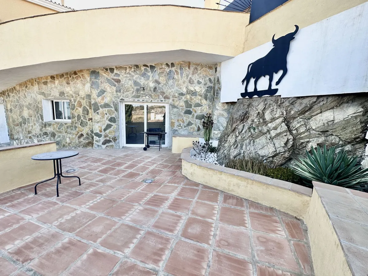 13fb88a4-666f-42c9-a61d-c939db557021