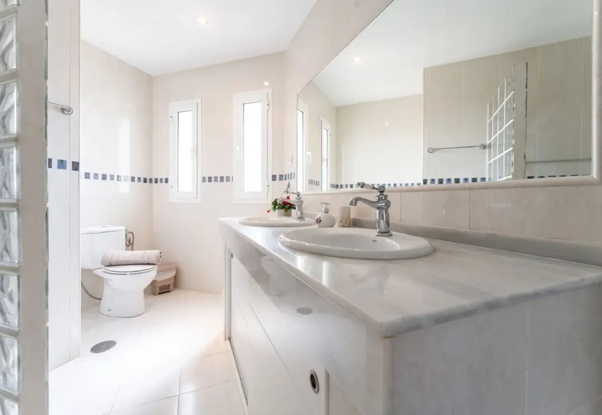 1a6d2fee-3a4a-45c2-a331-b0879e11988c