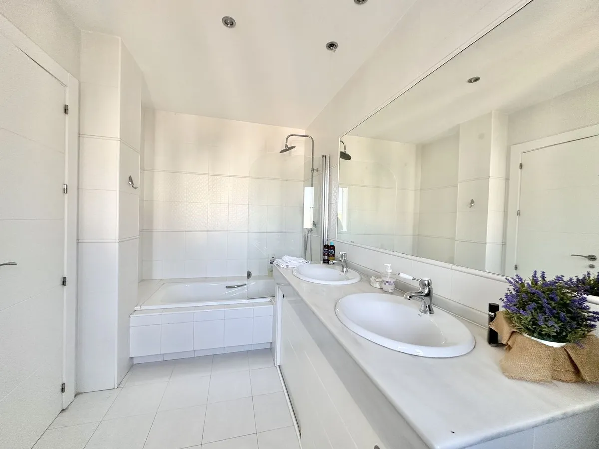 3cda1332-cb7b-4d44-9626-6e60b6d84384