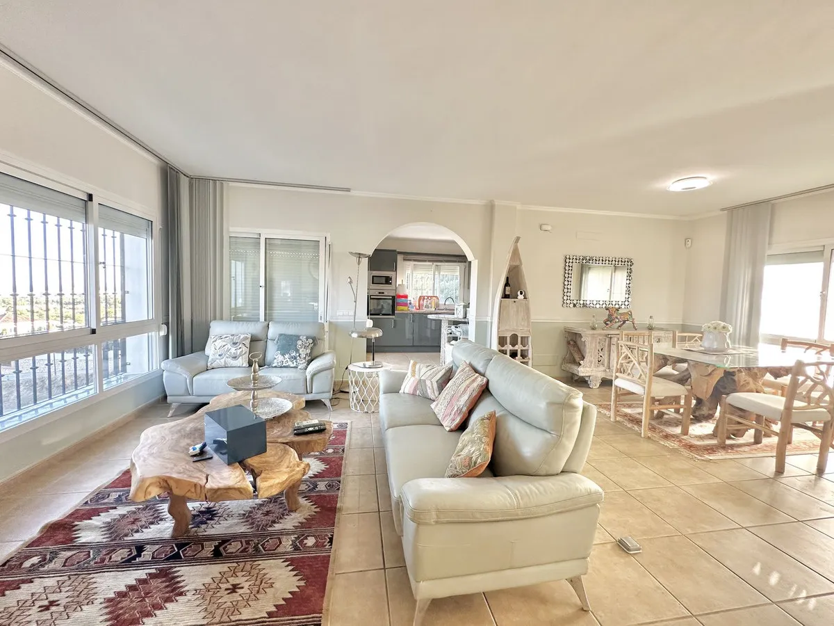 86ee5bfc-3255-4a94-b1cb-8da3489ace58