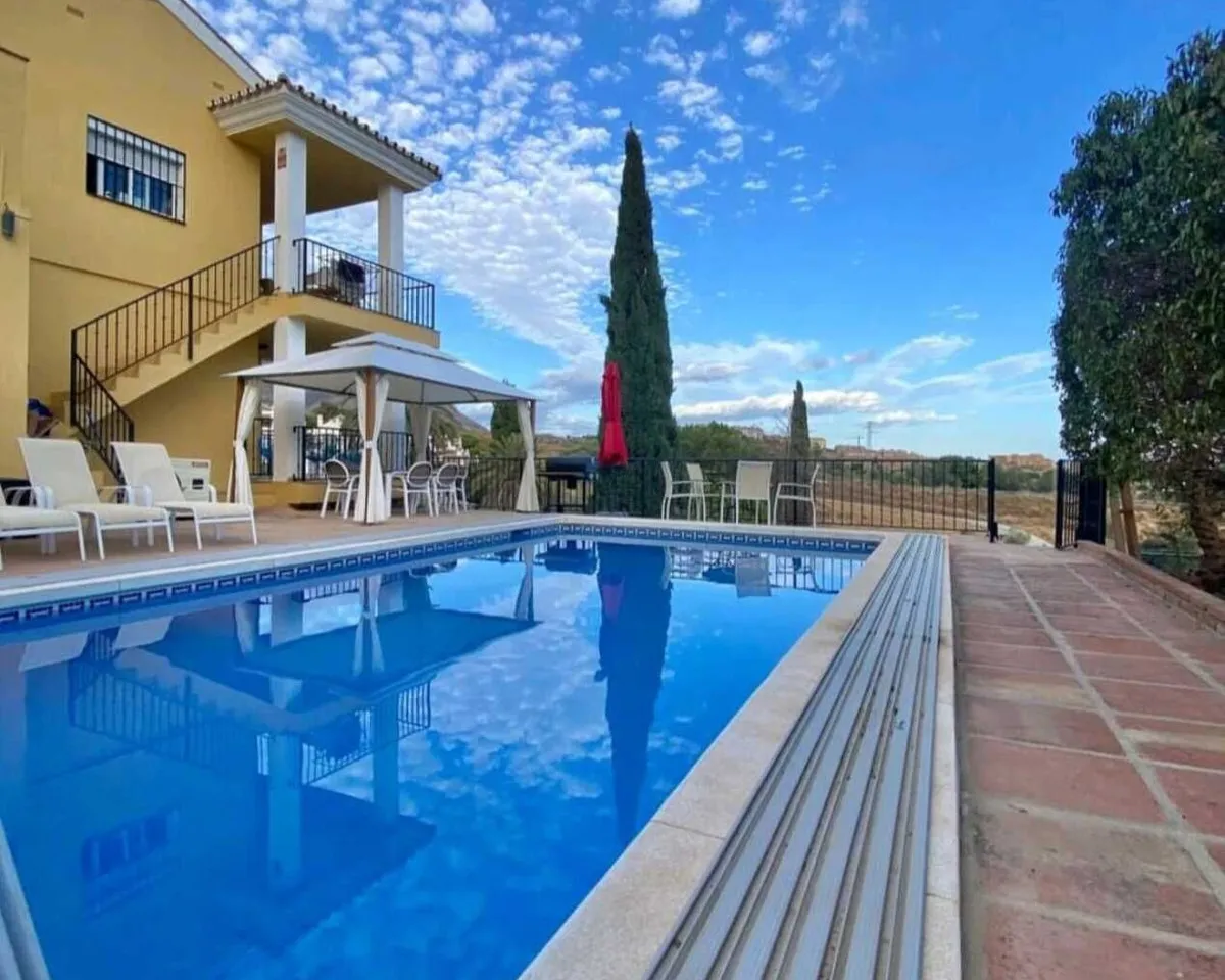 9f76c652-effa-4ed9-b868-8de9866d0175