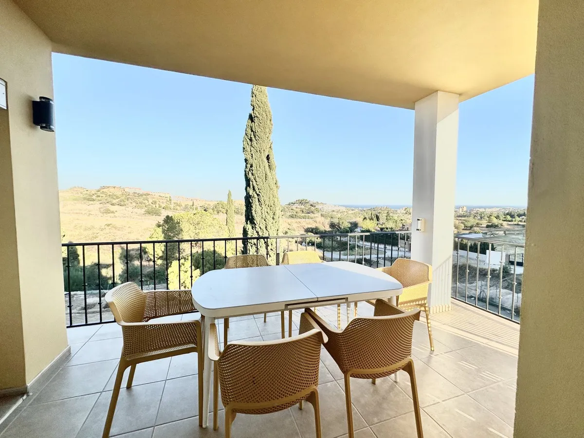 be70d933-9049-438e-97b2-aaef8a9e3239