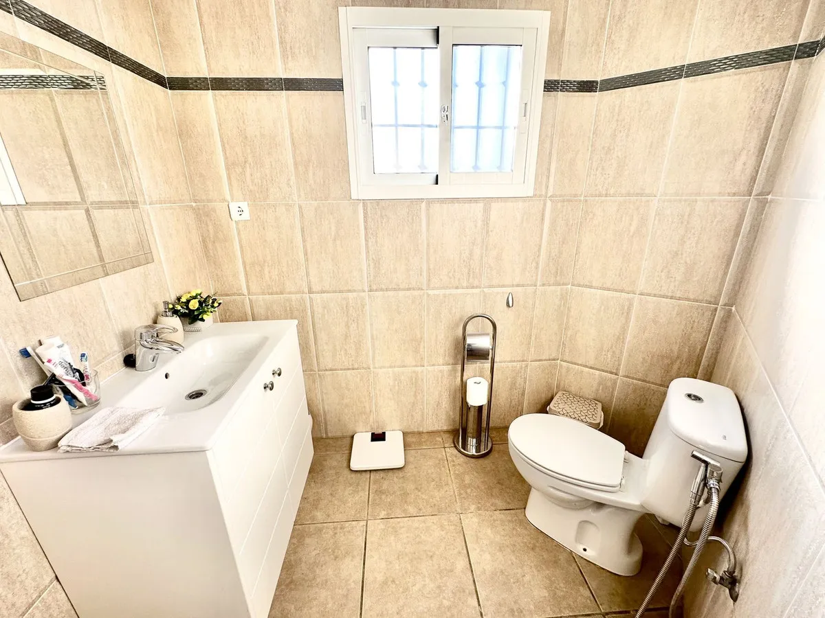 e070e1db-4f7c-4725-a1f8-b8049520a33f