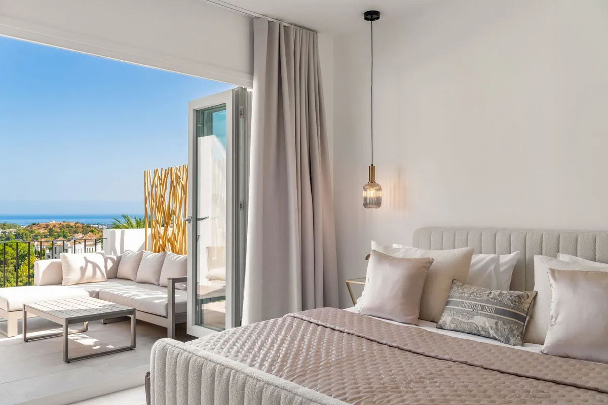 6e94a70b-2b21-41e9-8d2e-ae178ee3d3b2