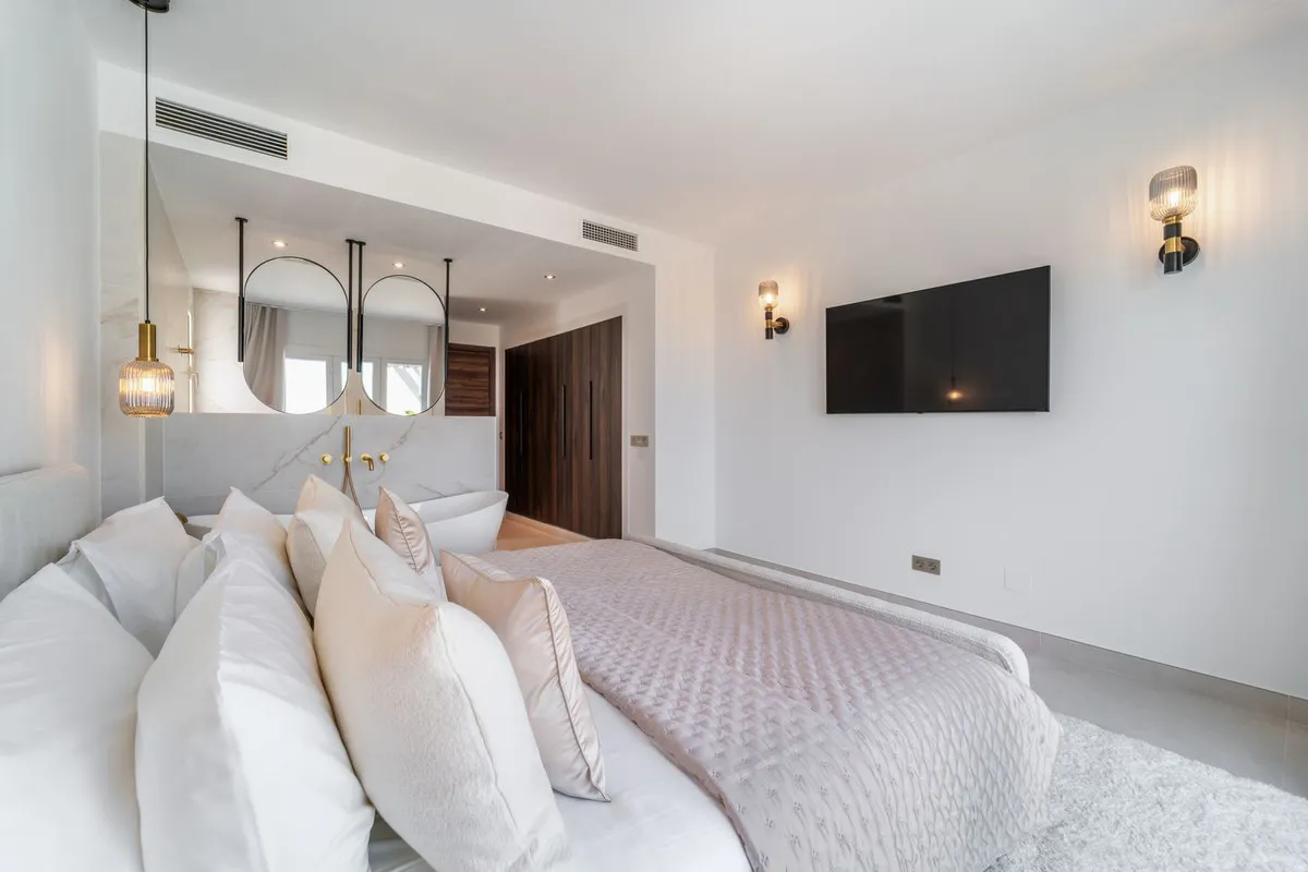 a8e02cd3-a733-4d3a-bb67-85996341194e