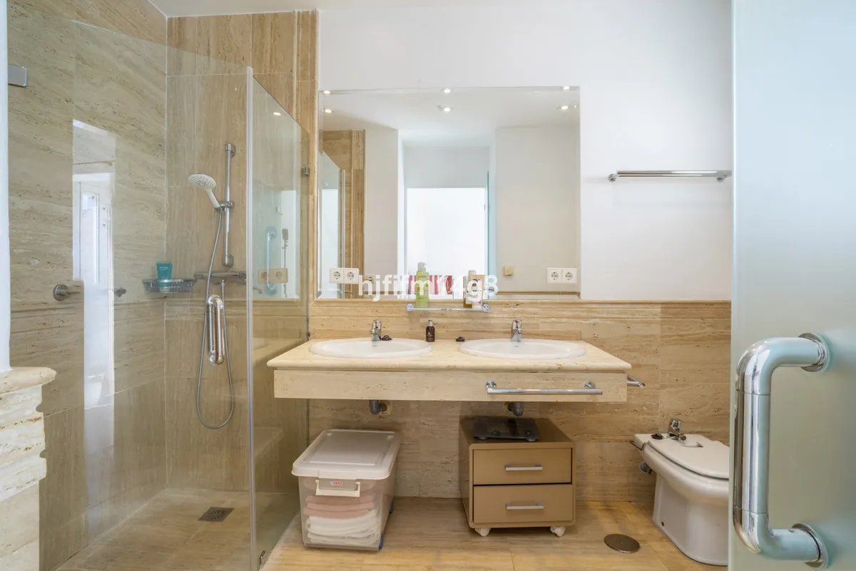 334d71a7-e353-47ac-ab1f-4d8c461f8840