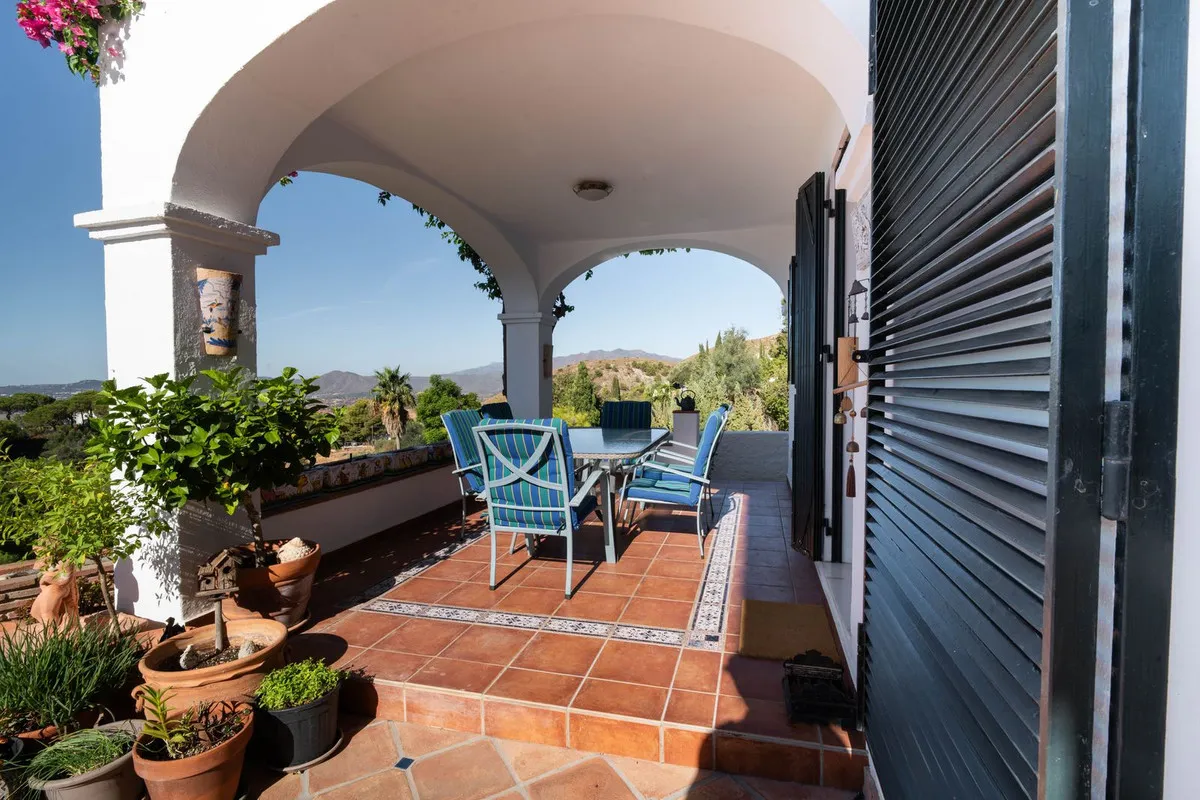 2f7be208-acd5-43fb-a237-039d83073675