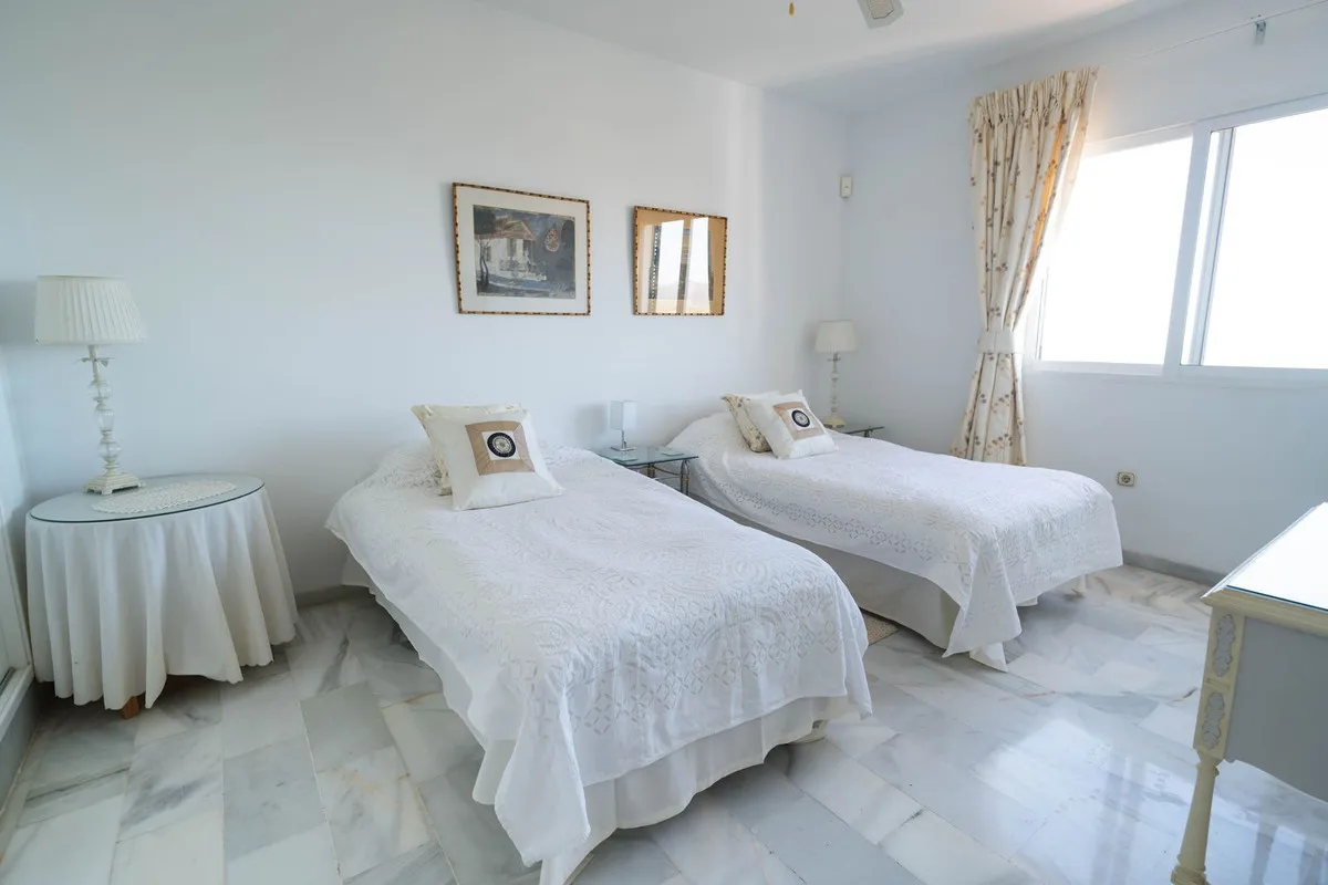 9a0ea434-cab5-4d40-b7dd-2afa4e481c17