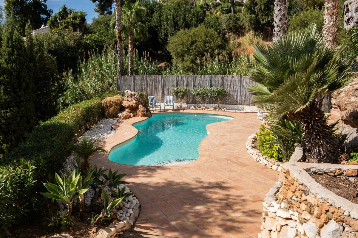 b1c16070-aa5b-4854-82ed-69a1f455592f