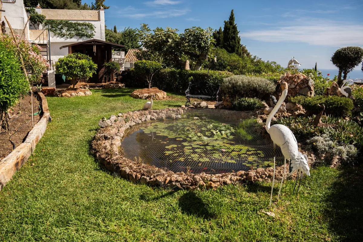 d8ca3205-f17f-498e-9c4f-94e2fe3607ad