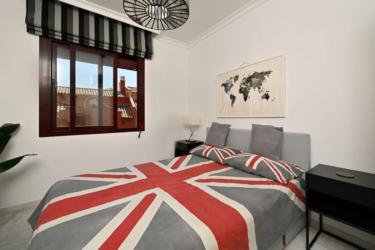 005d12ff-9efc-42cb-929e-67b1f90273f4