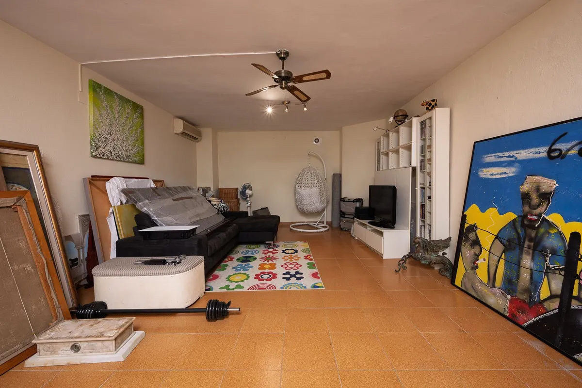 20d5d736-47e8-4a08-b32d-f9d4d3c03e93