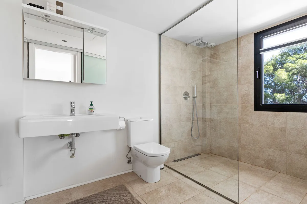 3f5c5d91-d71c-4ac0-a575-8de90fbb8052