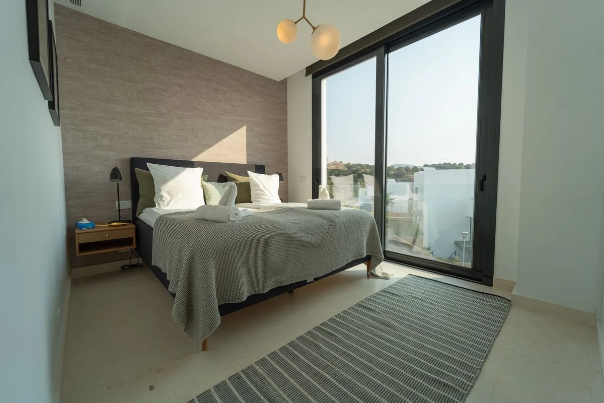 b23e73b3-e0b1-423f-b03a-3bec53d2ff68