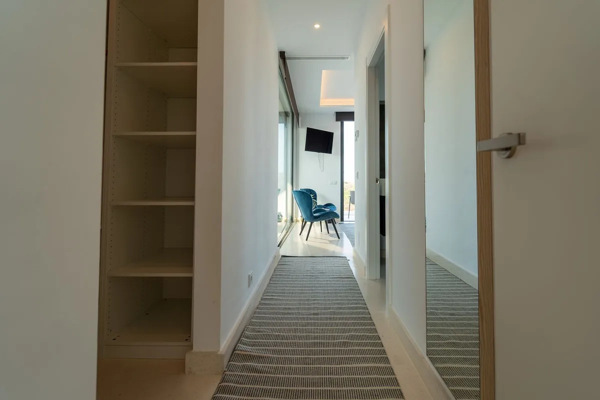 c149b576-ae9e-4cbc-bc5d-d9bfe0b9422a