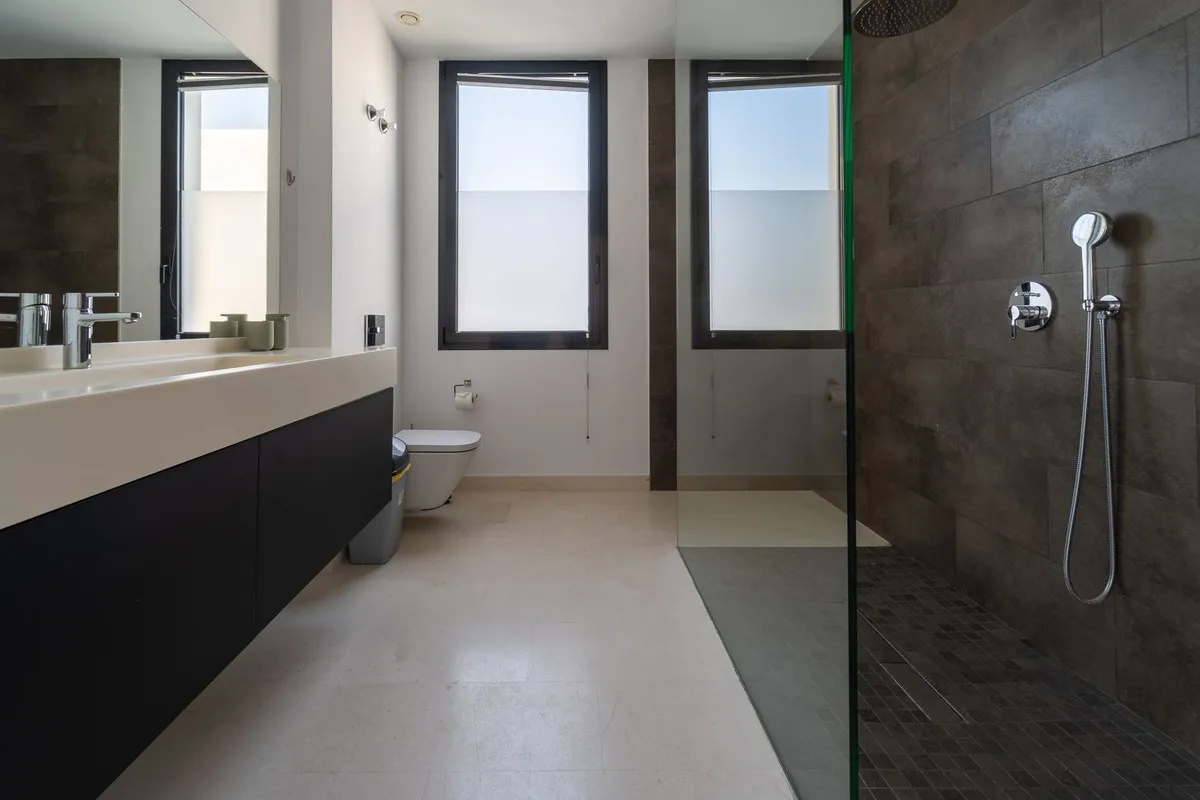 d6c8a605-d10d-4b1e-a979-33545e00f1a3