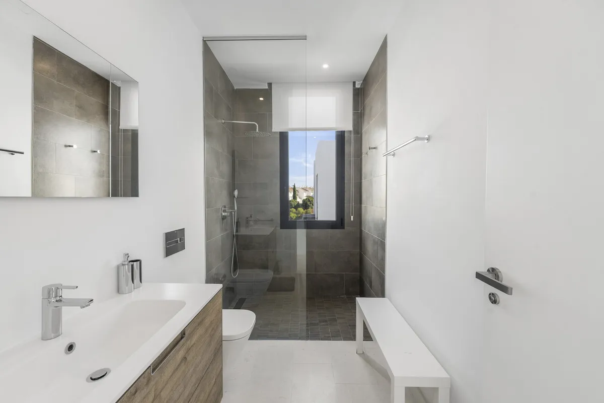 332465fa-224d-42f6-b76c-93a7a57d6f0a