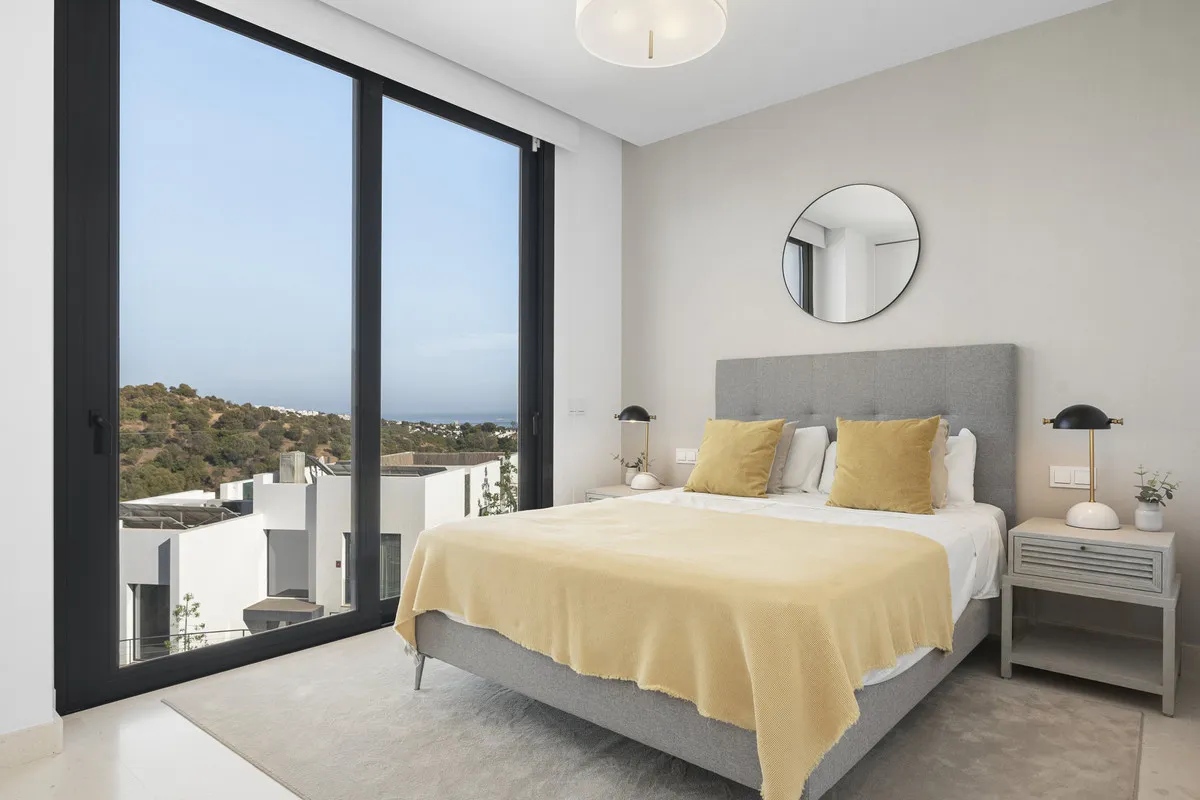 4047b48c-f743-4b52-bd42-43d75d02b054