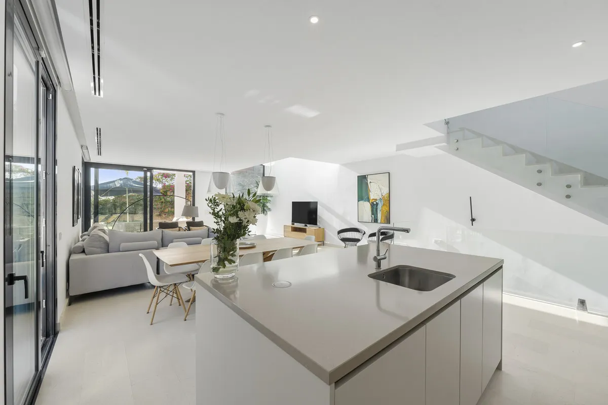 754d09d3-bbbb-4ce2-93db-d22ea539908c