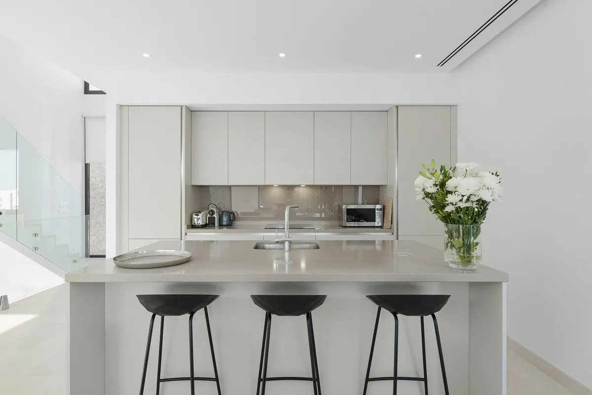 c903296f-48b5-4d6e-a6cb-30d016c299e2