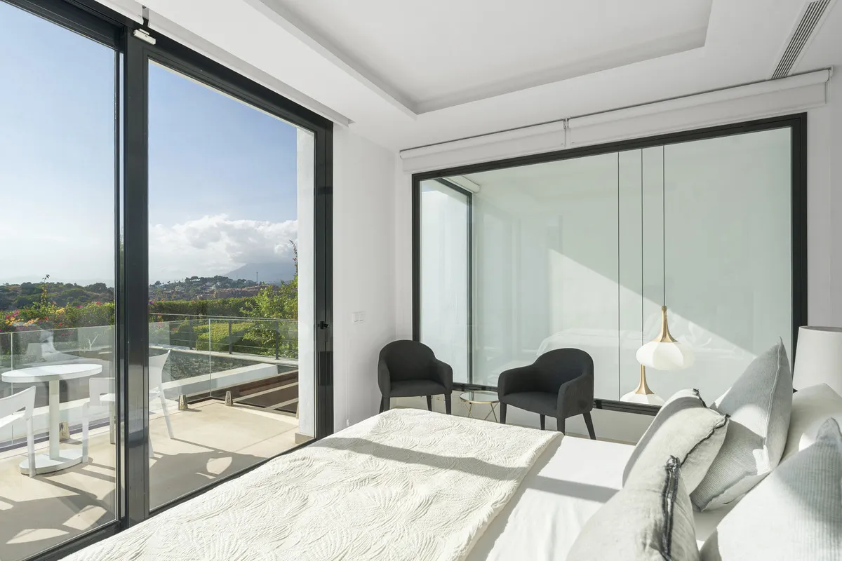 e49faa1c-d243-4880-87b5-ce22ff5b3502