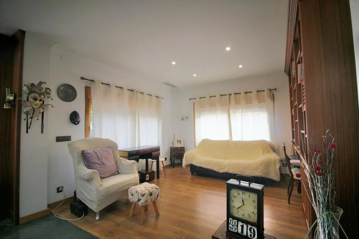 1e5653e9-bd46-4ebd-84d5-20adecf7c120