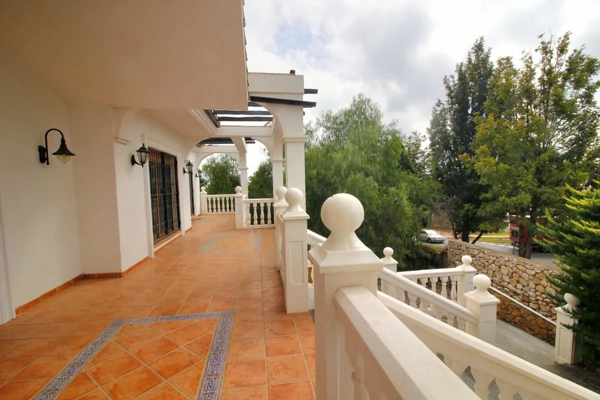 7eb2b71e-8618-40a5-a863-89f70a6e228f