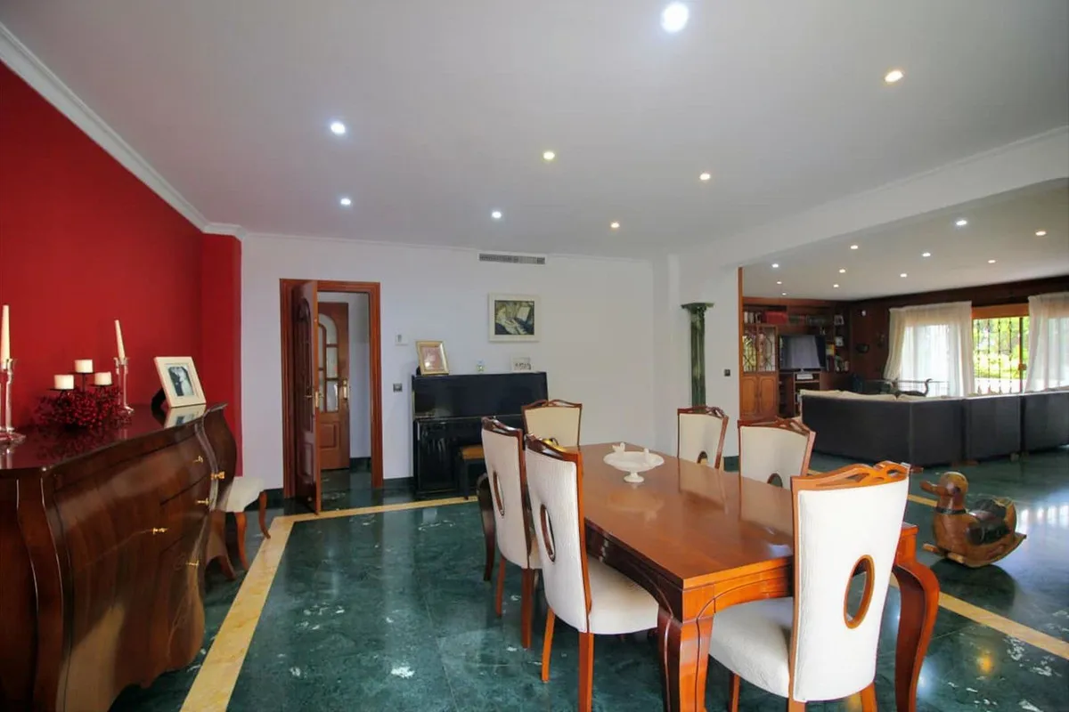 8c23ef40-4196-4ba9-ab32-e715ff36113d