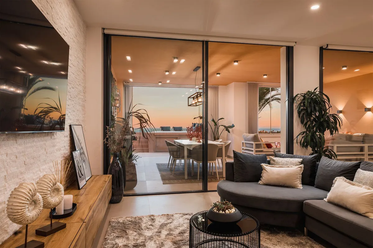 0983418f-ff01-496d-8ccd-628fca9b4287